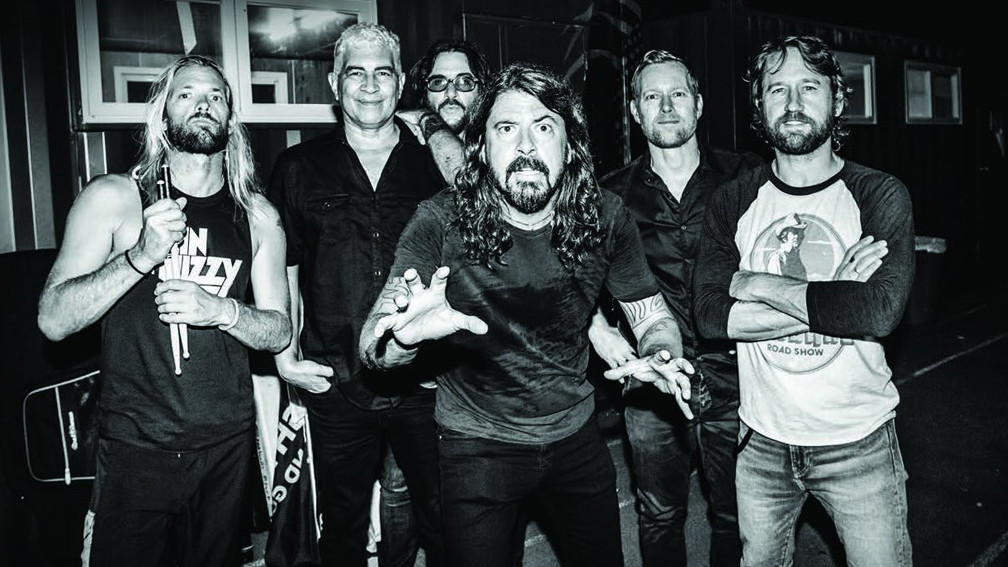 foo fighters vence brit awards de melhor banda internacional